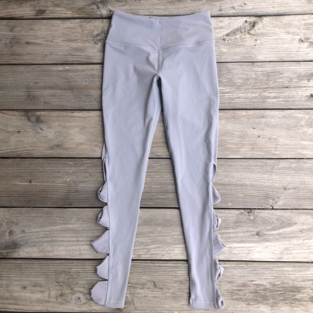 Victoria Sport Knockout cross cross leggings